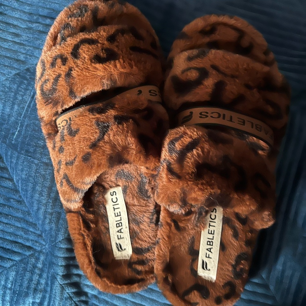 Fabletics slippers